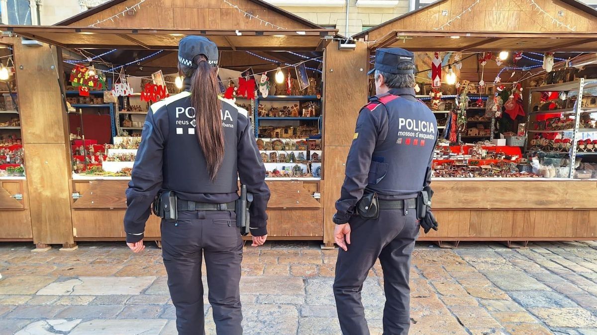 El pla de seguretat de Nadal manté les patrulles mixtes amb agents de la Guàrdia Urbana i dels Mossos d'Esquadra