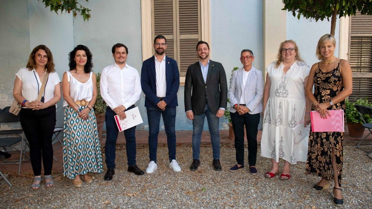 Imatge de l'alcalde de Tarragona, Rubén Viñuales, amb els seus consellers de govern.
