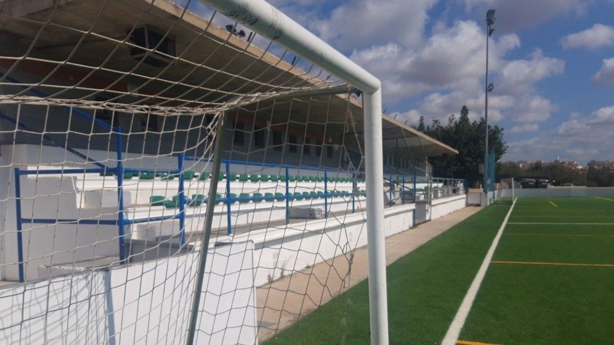 El camp de futbol municipal del Camí de Roda del Vendrell.