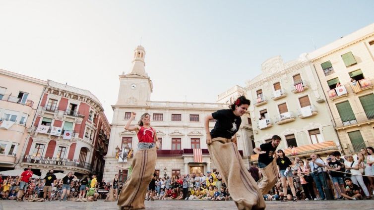 Els Cóssos són uns jocs tradicionals que se celebren per Sant Pere a Reus. Fotografia: Laia Solanellas