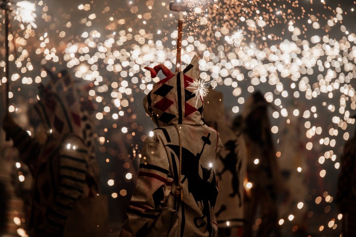 La Baixada i la carretillada final atorguen un protagonisme emblemàtic al Ball de Diables