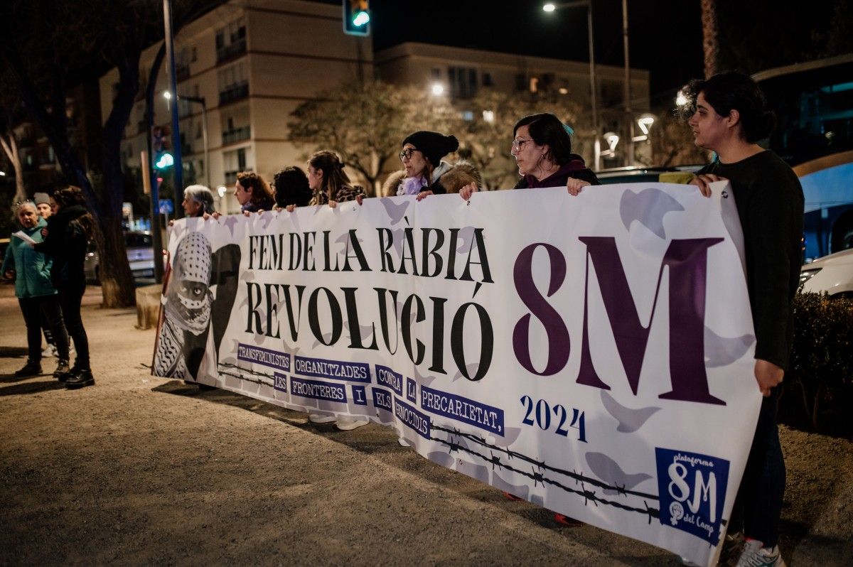 Les dones surten al carrer pel 8-M 2024 a Reus