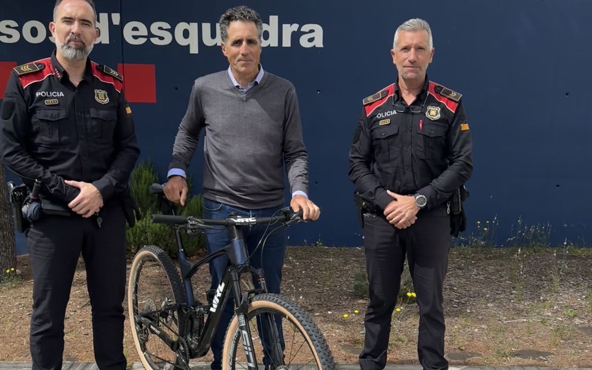 Els Mossos d'Esquadra han retornat la bicicleta robada a Miguel Induráin.