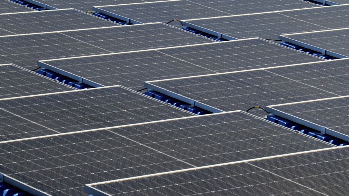 La central solar fotovoltaica 'La Romiguera', tindrà 13.700 panells i 6 MW de potència.
