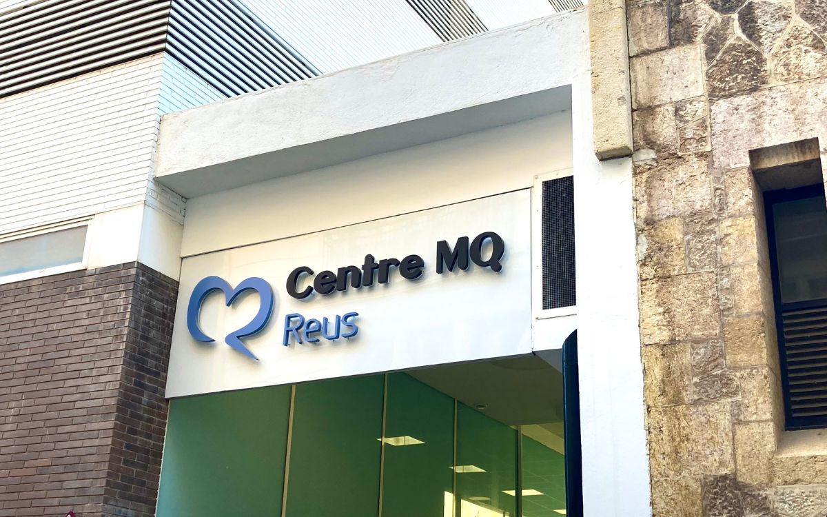 El centre MQ s'ubica a les instal·lacions de l'antic hospital Sant Joan i de la clínica Fàbregas