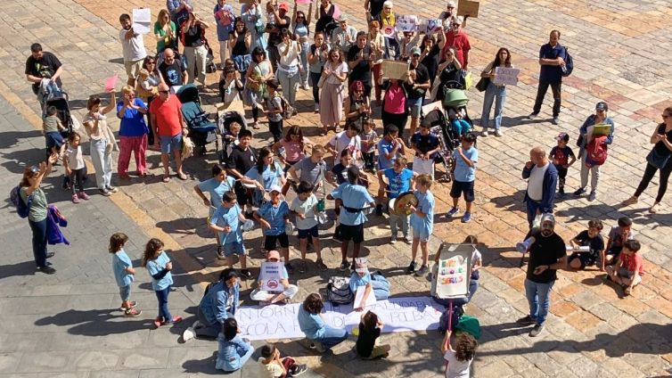 manifestacio afa escola prat riba reus placa mercadal sandra perez nacio