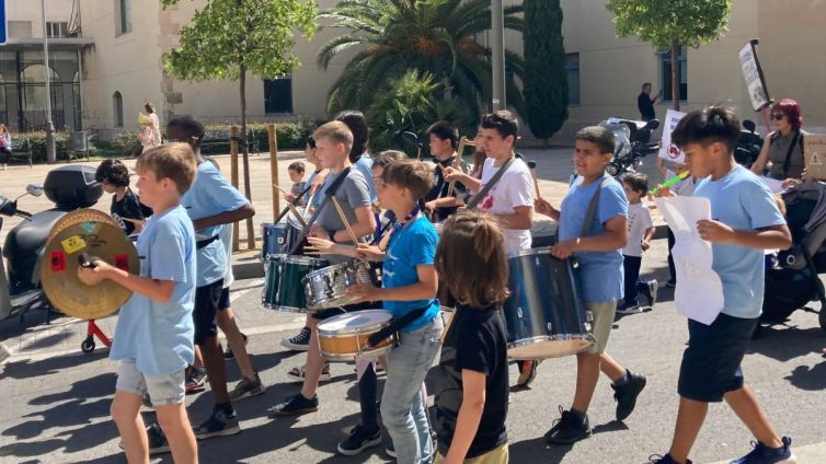 alumnes escola prat riba manifestacio transit pacificacio reus sandra perez nacio