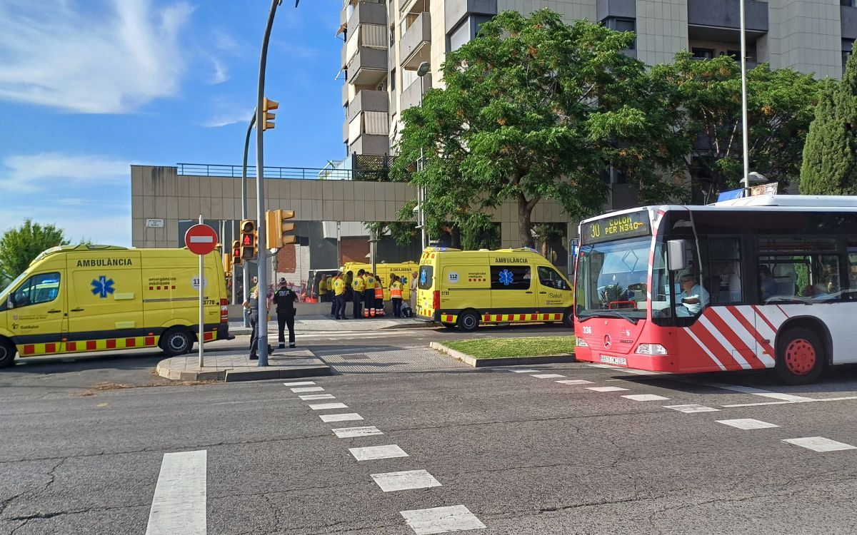 L'accident ha tingut lloc poc abans de les sis de la tarda a l'avinguda Roma de Tarragona.