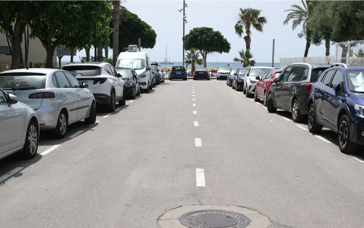 L'Ajuntament de Cambrils ha posat en marxa diverses mesures per controlar l'aparcament d'autocaravanes a la via pública.