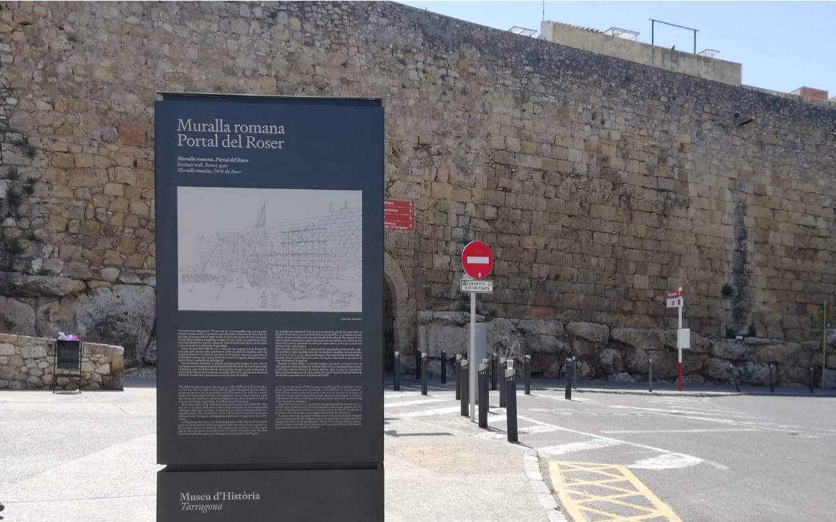 En total s'han instal·lat 23 tòtems informatiu en monuments i espais museístics del Museu d'Història de Tarragona.