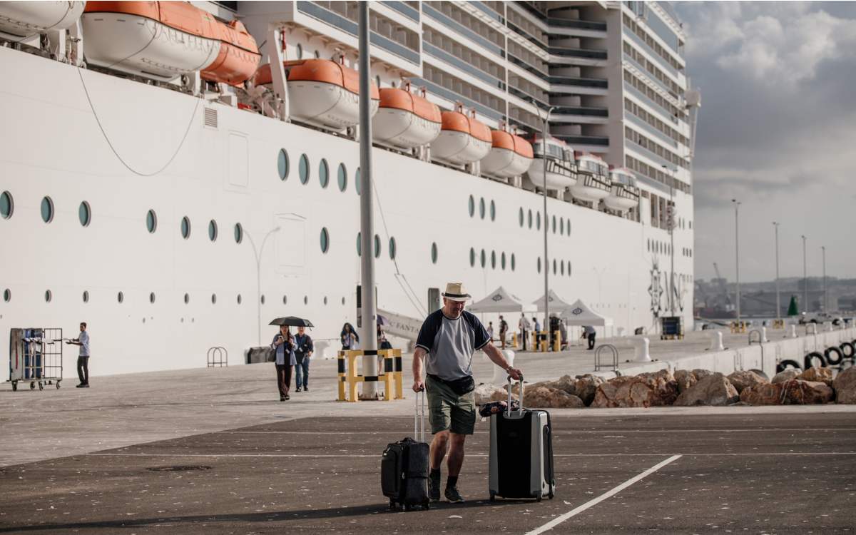 L'MSC Fantasia, amb prop de 4.000 passatgers, fa escala cada divendres al moll de Balears del Port de Tarragona.