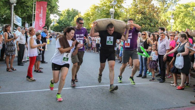 cursa portadors sacs avellanes riudoms festes catalunya nacio