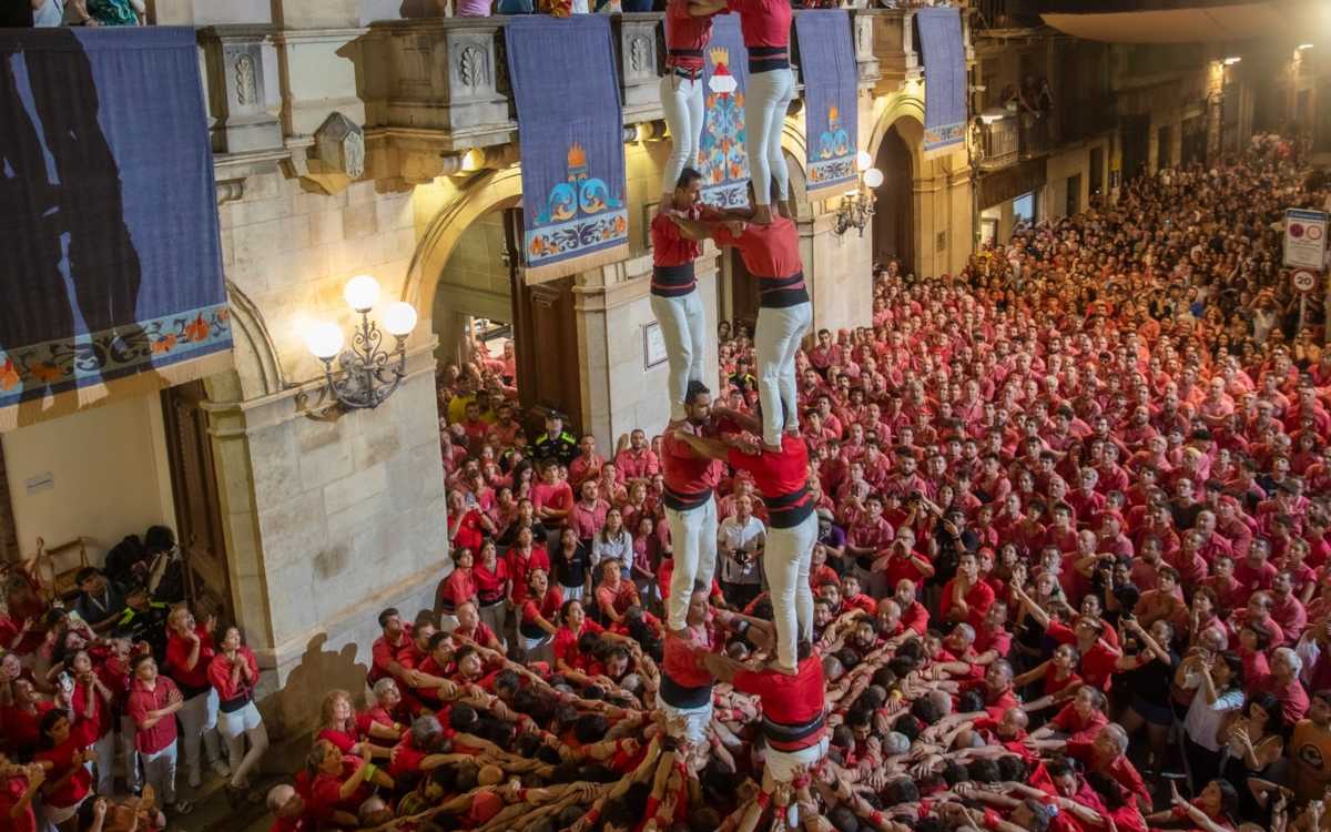 Imatge del 2 de 8 sense folre de la Colla Joves Xiquets de Valls