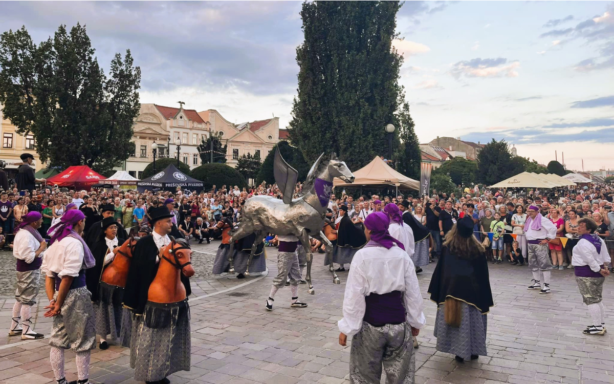 El Cavall Alat de Vila-seca va participar en diversos actes durant el cap de setmana a l'Aplec Internacional d'Adifolk a Eslovàquia.