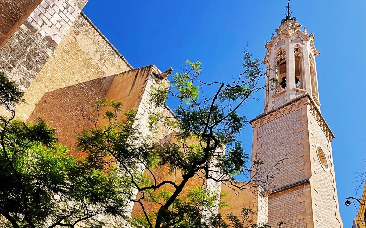 El campanar de Valls tornarà a lluir en perfecte estat després de les obres de restauració.