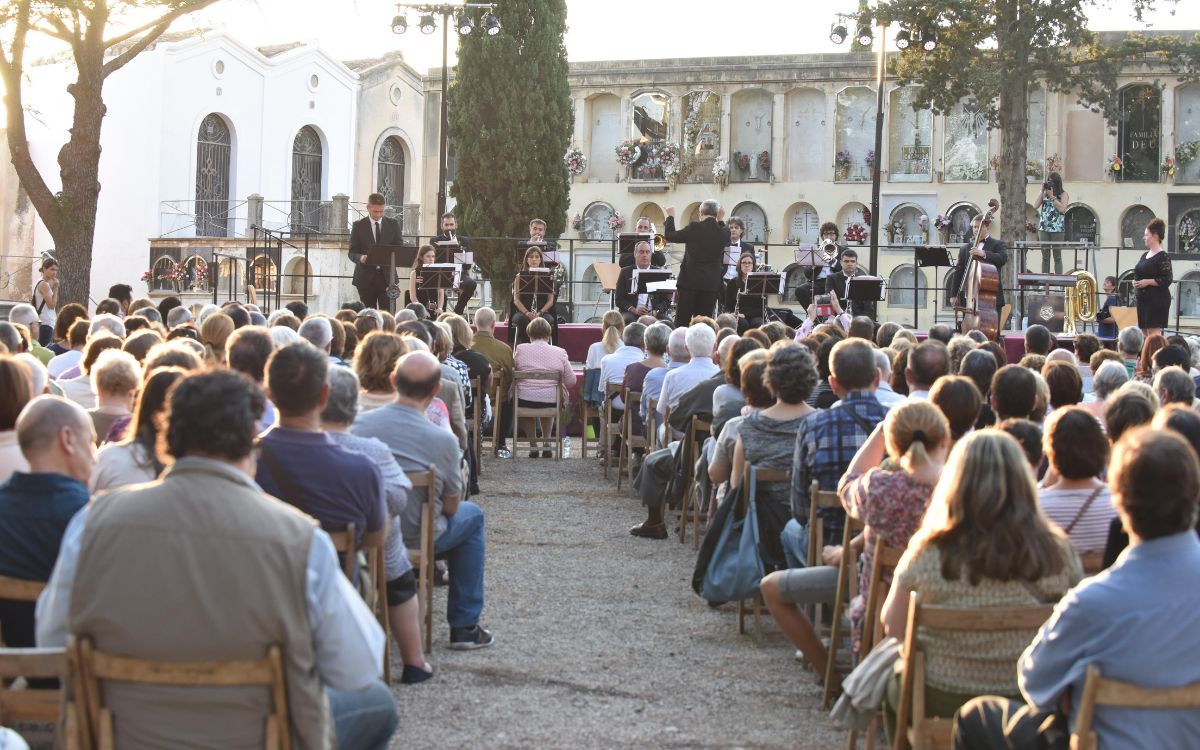 Imatge d'arxiu d'una edició anterior del Concert per al Record al cementiri