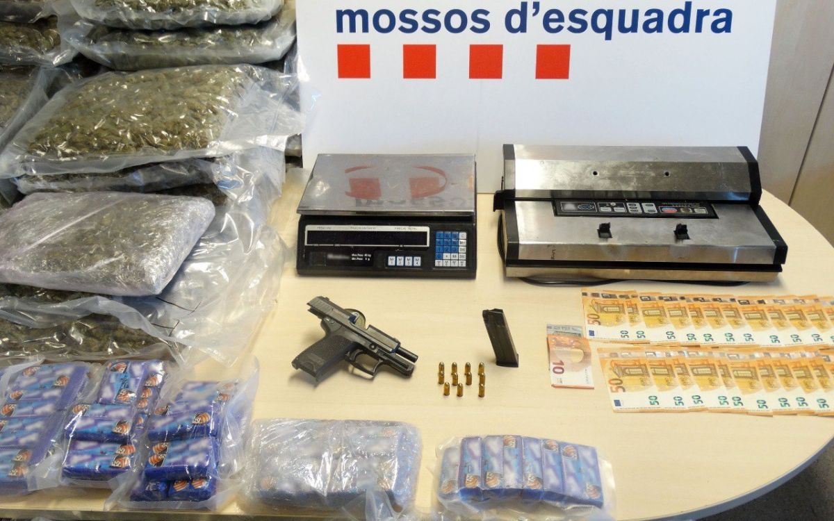 L'operatiu policial al barri Mare Molas va desmantellar un magatzem de droga a Reus.