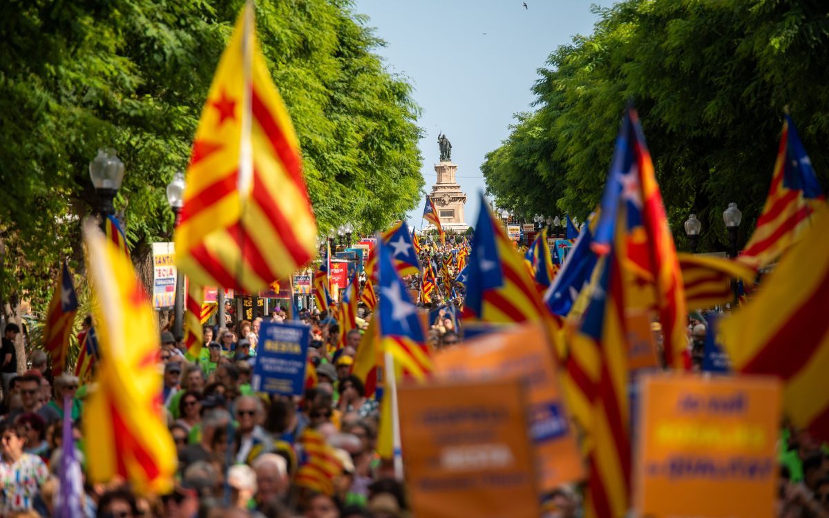 La rambla Nova ha estat la zona de pas de la manifestació independentista a Tarragona.