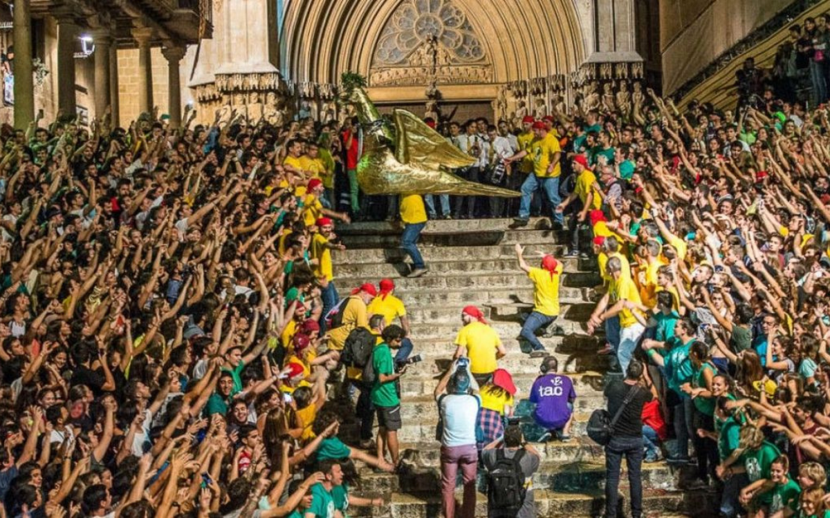 Arriben els plats forts de Santa Tecla a Tarragona.