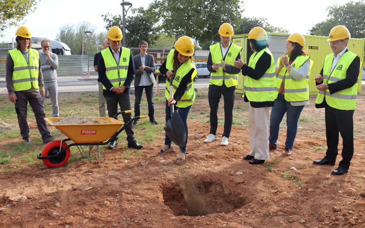 L'alcaldessa Guaita ha presidit l'acte de col·locació de la primera pedra de la promoció de Mas Iglesias a Reus.