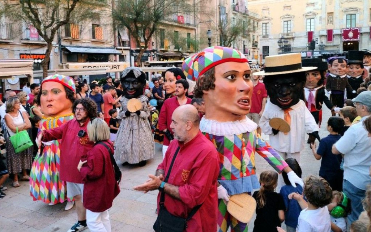 La Cercavila, amb la participació de tots els elements del Seguici Popular, és l'acte més destacat de la vigília de Santa Tecla.