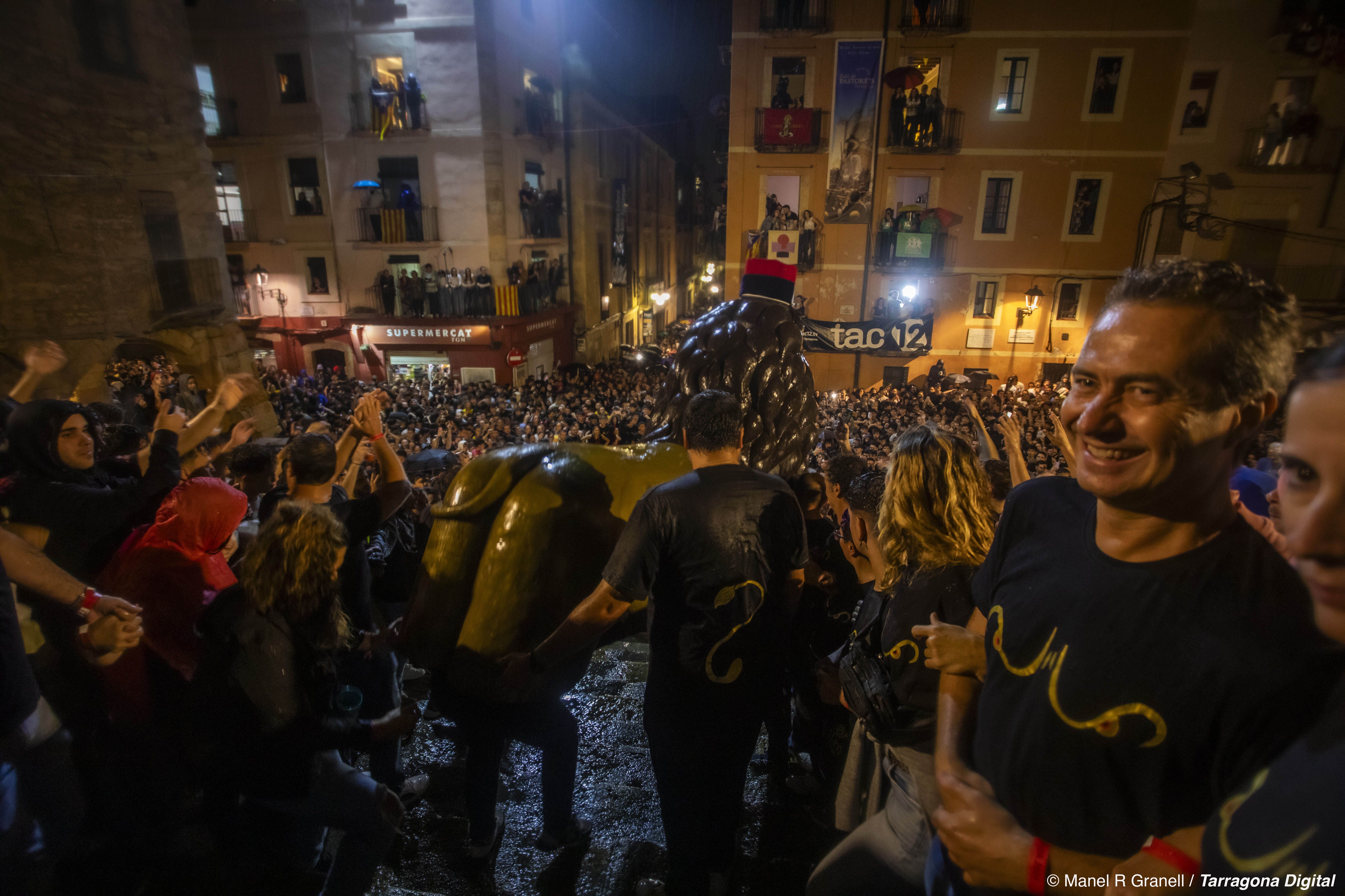 Les millors imatges de la Baixada de l'Àliga per Santa Tecla 2024 a Tarragona