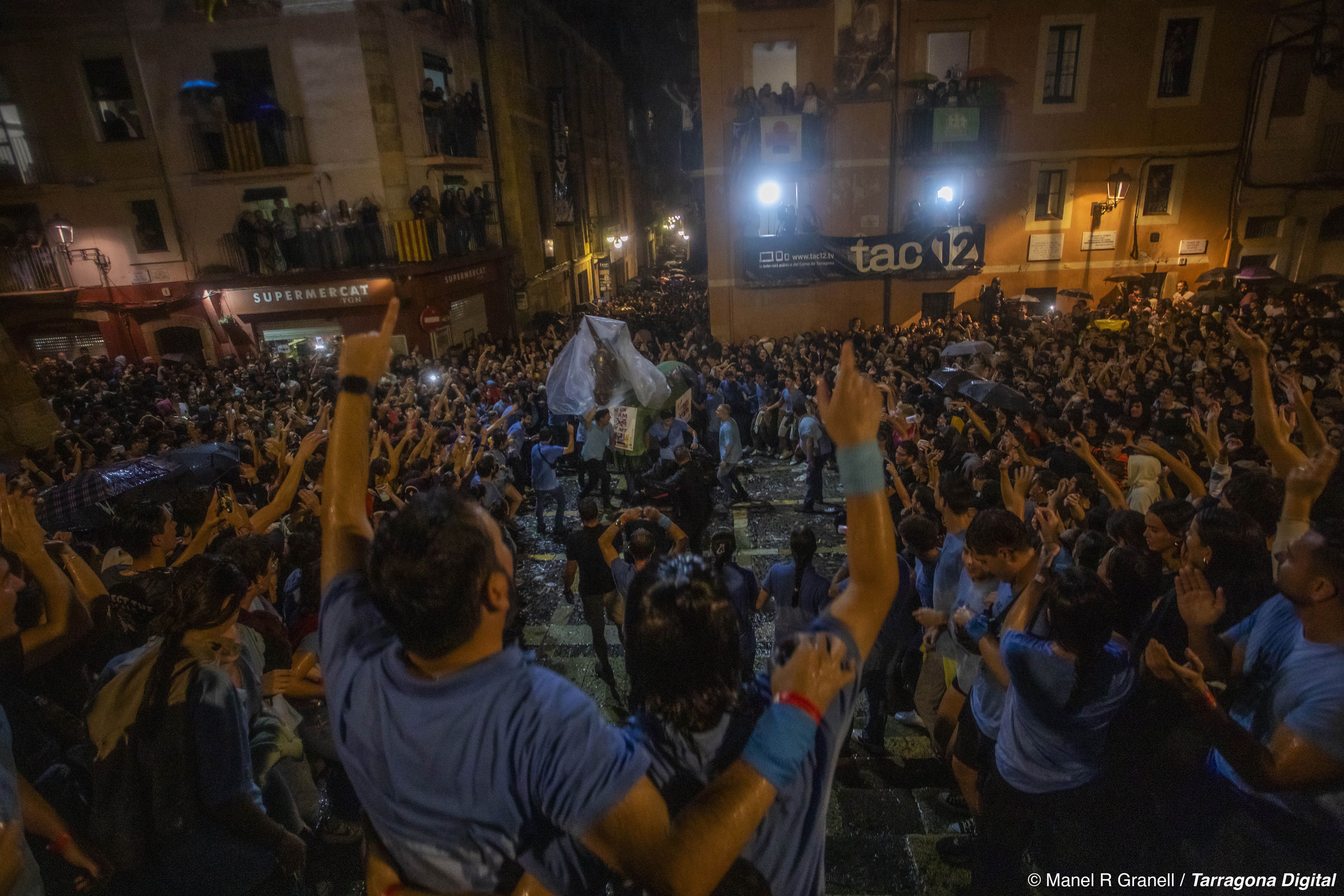 Les millors imatges de la Baixada de l'Àliga per Santa Tecla 2024 a Tarragona