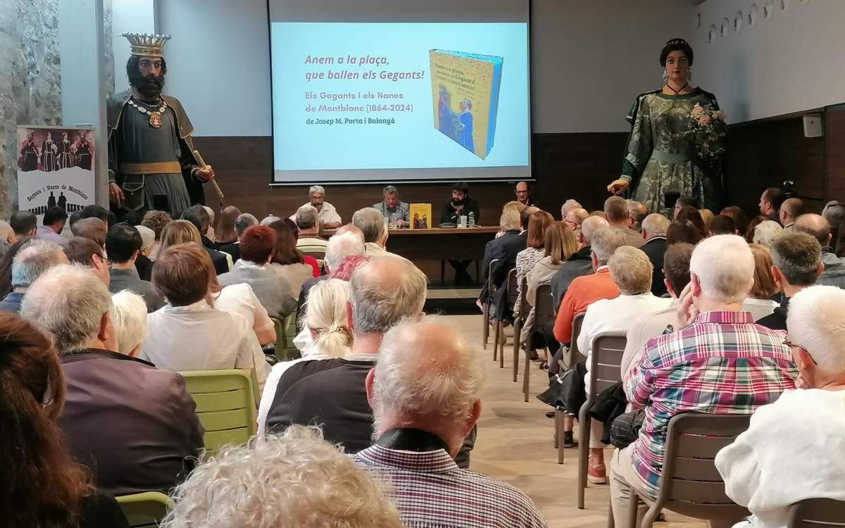 Imatge de l'acte de presentació del llibre