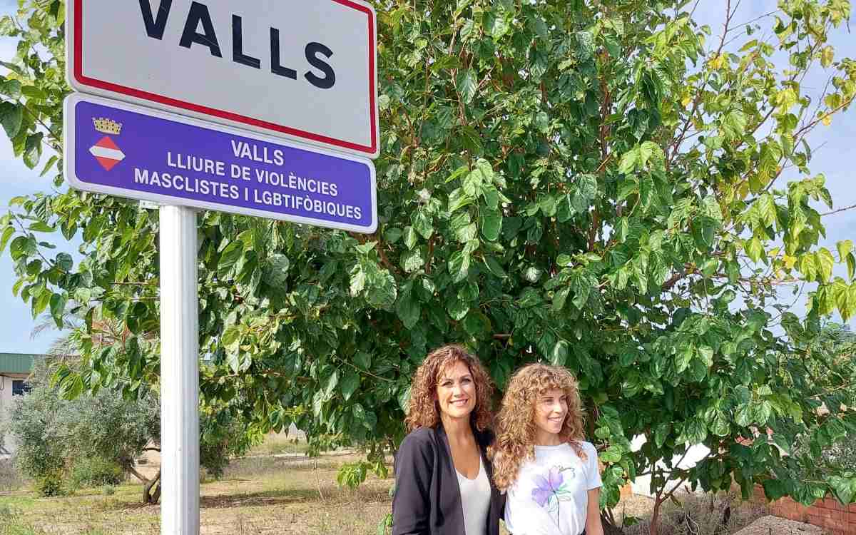 Imatge d'un dels cartells que s'han instal·lat a les entrades de Valls