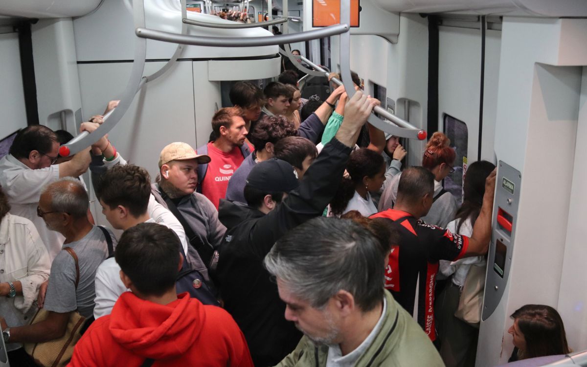 El tall ferroviari ha fet que els trens de l'R2 Sud al Baix Penedès vagin plens de gom a gom.