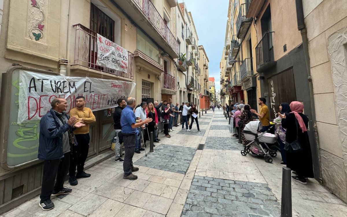 Membres del sindicat reusenc s'han aplegat al carrer de Santa Anna