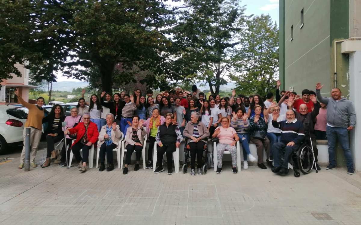 Imatge dels participants al barri Alt Camp de Valls