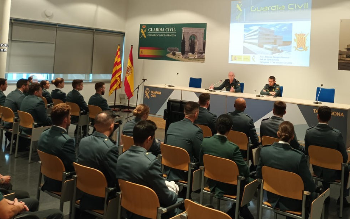 Els nous agents han estat rebuts pel tinent coronel de la Comandància de Tarragona, Jordi Verger.