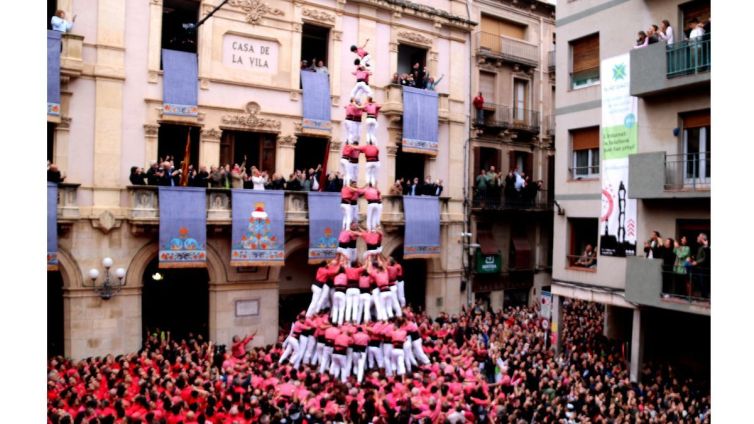 La Vella ha obert plaça amb un 4 de 10 amb folre i manilles carregat. 