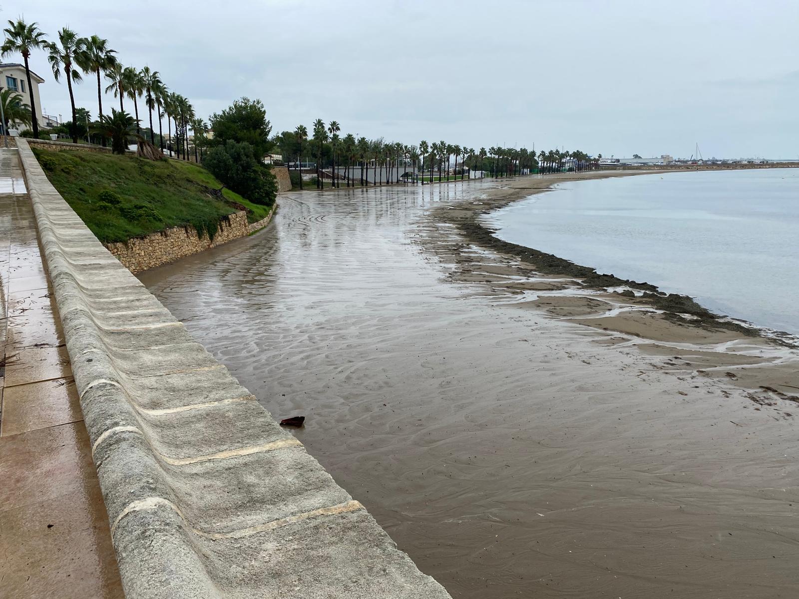 La pluja s'acumula a poblacions com Alcanar.