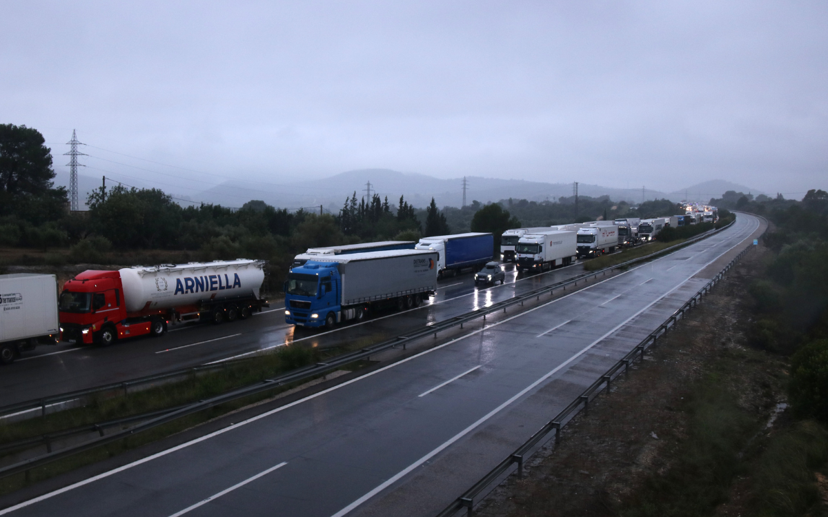 El Govern va decretar restriccions en la mobilitat a l'AP-7 durant la jornada d'aquest dimecres 13 de novembre.