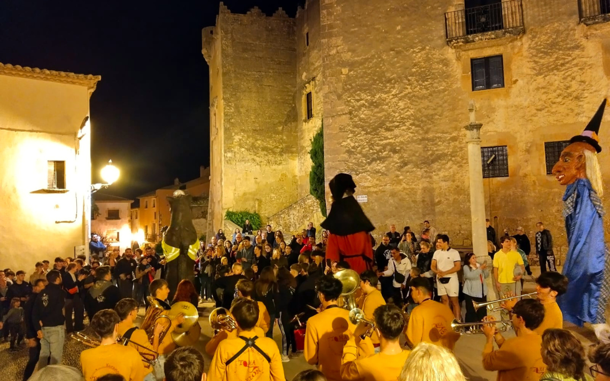 La Baixada del Gat s'ha consolidat ja com un dels actes destacats de la Festa Major de Sant Martí.