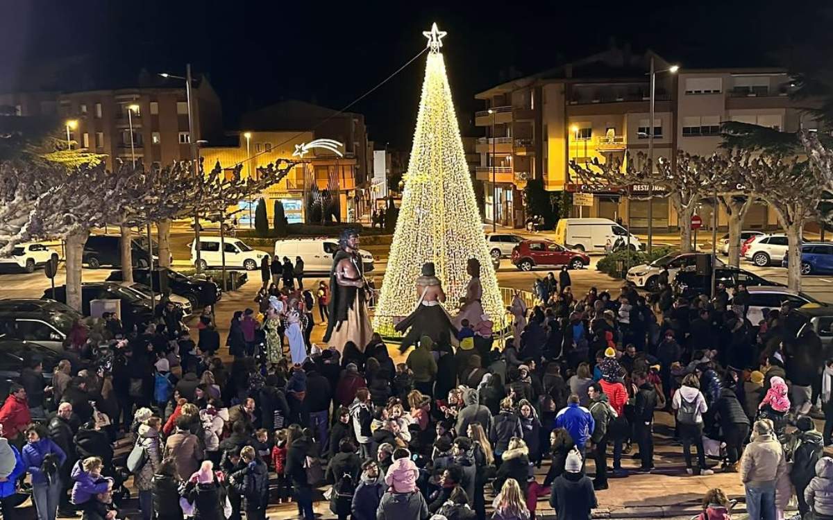 Imatge de l'encesa dels llums de Nadal a l'Espluga