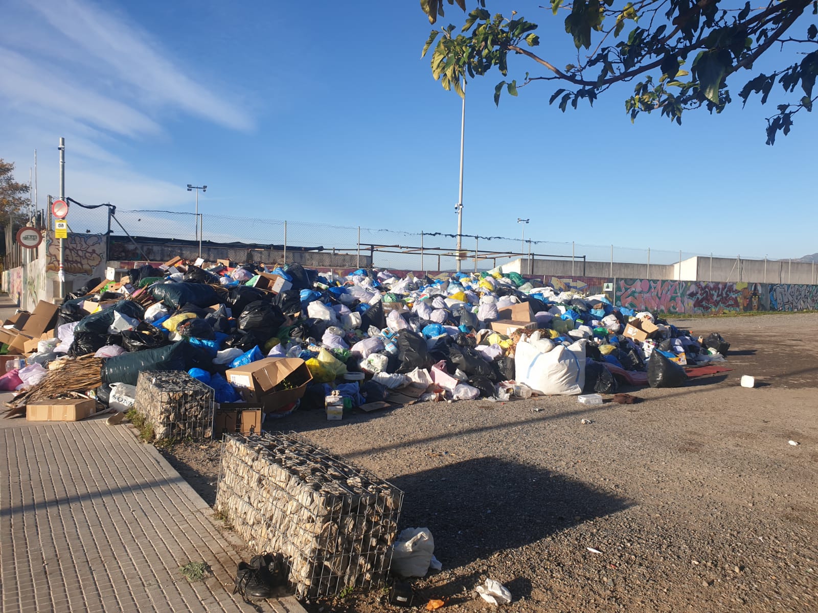 Acumulació de residus a l'Arboç