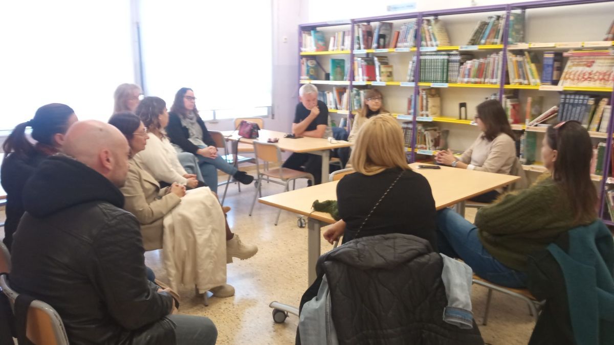 Reunió d'adults prèvia a la constitució del Consell l'Infants del Vendrell