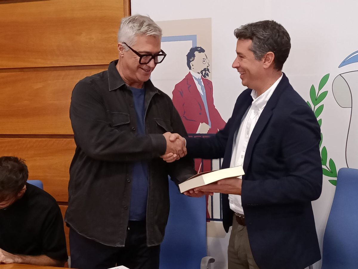 Santiago Díaz i Kenneth Martínez, alcalde del Vendrell