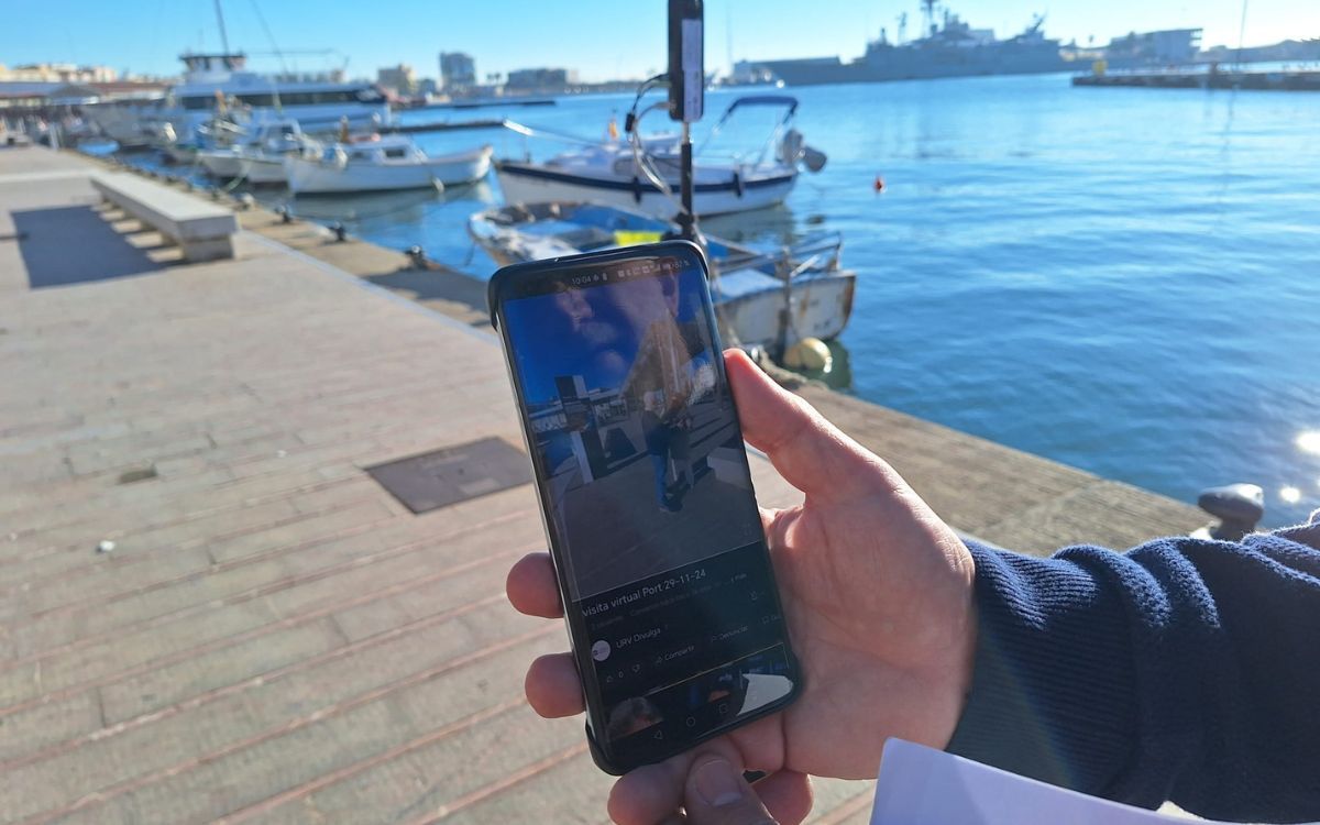 A través de la realitat virtual, els alumnes han pogut descobrir espais del Port de Tarragona.