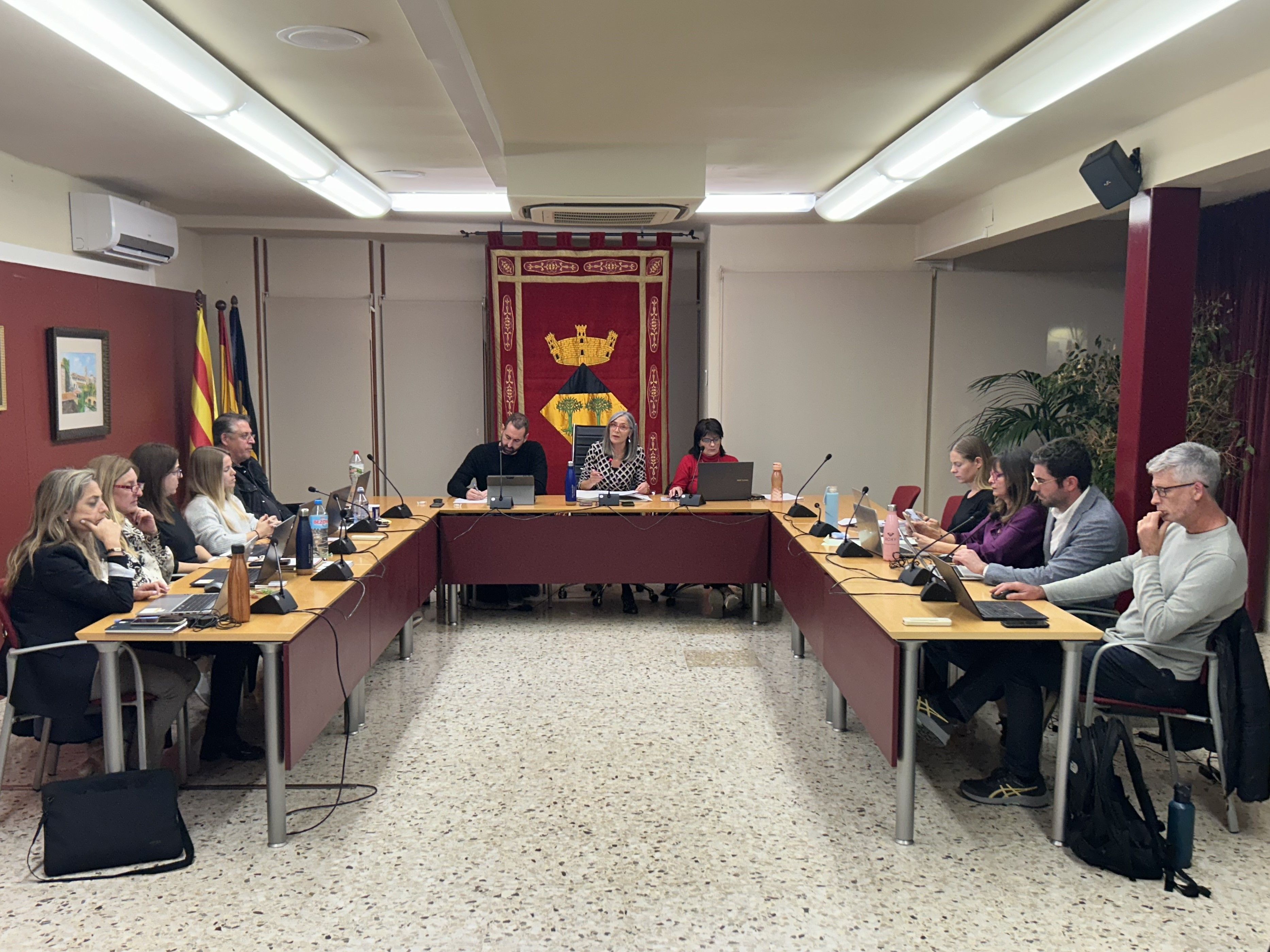 El consell plenari de l'Ajuntament de Vandellòs i l'Hospitalet de l'Infant va aprovar el pressupost municipal del 2025 aquest dijous 28 de novembre.