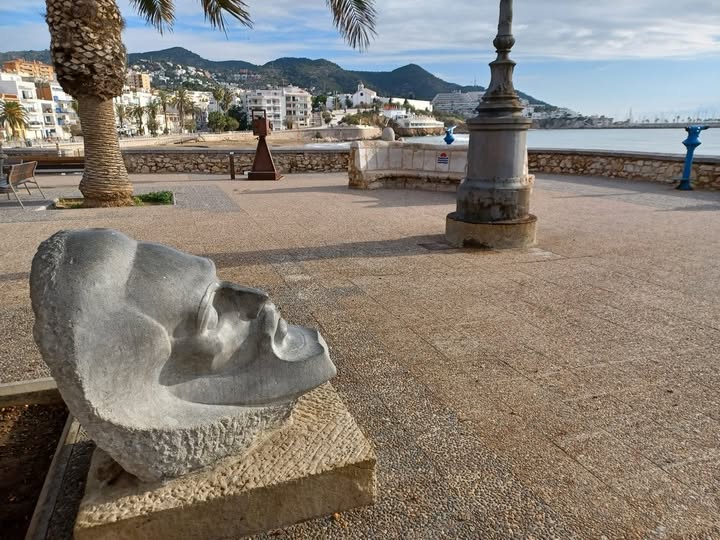 L'escultura restaurada de Cañas a Sitges