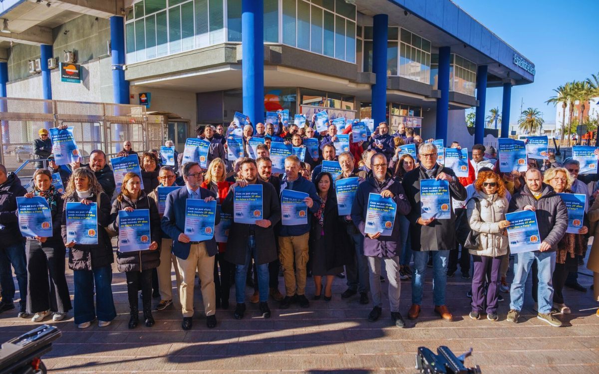 Els pescadors s'han concentrat a Tarragona i altres punts del territori per protestar per la normativa.