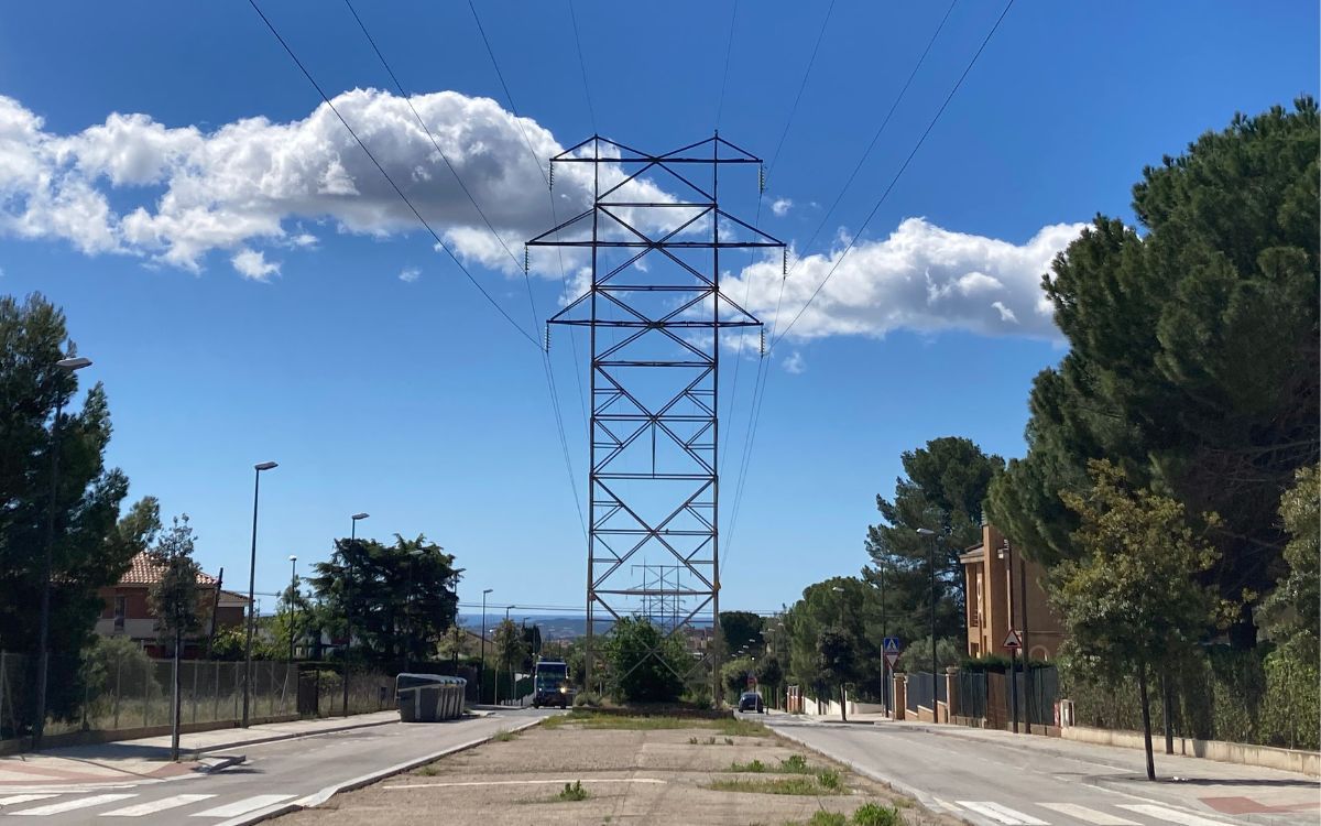 Imatge d'arxiu de les torres d'alta tensió en el límit entre Reus i Castellvell