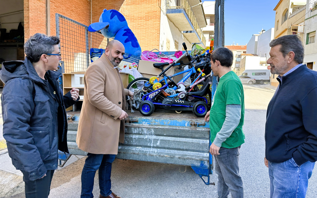 La campanya 'Cap infant sense joguina' ha recollit més de 1.300 joguines que repartirà Càritas Torredembarra.