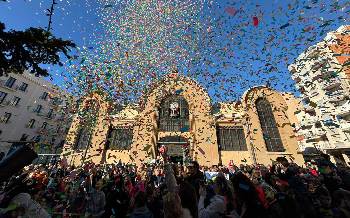 La plaça Corsini de Tarragona s'ha omplert per celebrar el Cap d'Any Infantil.