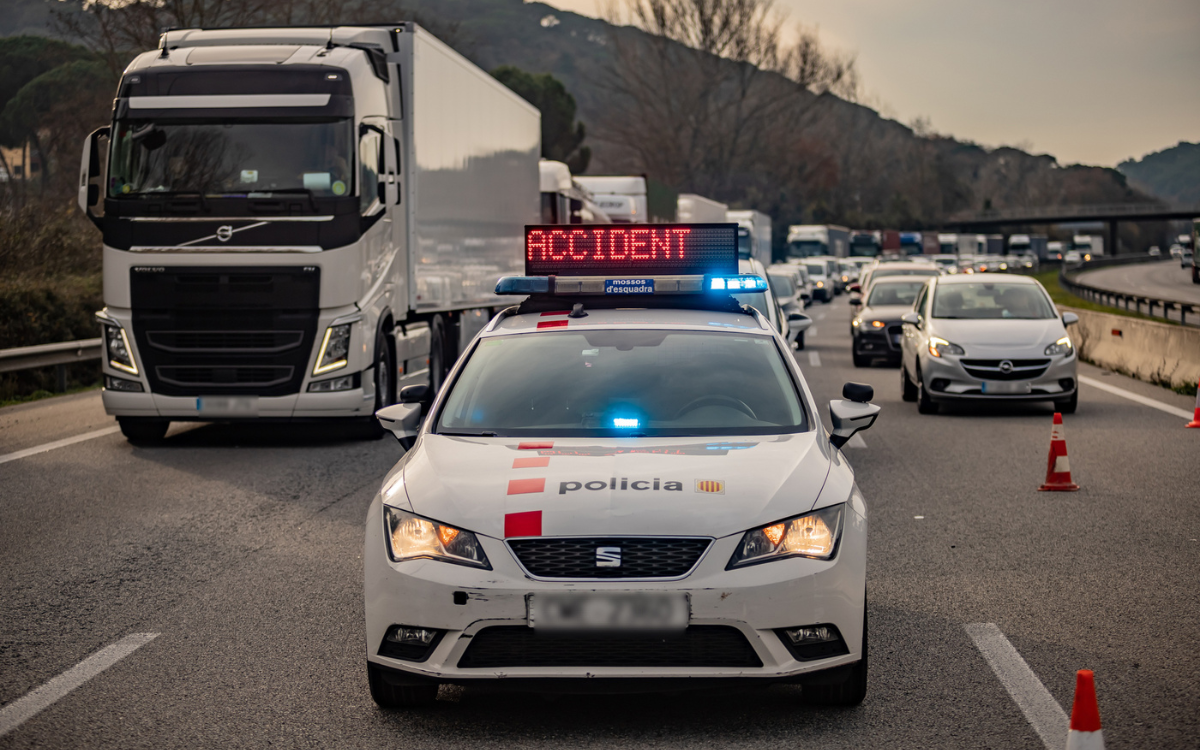 L'accident provoca prop de dos quilòmetres de retencions a l'A-7, al seu pas pel terme municipal de Reus.