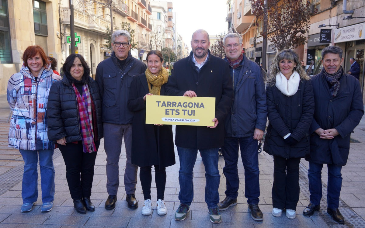 Xavi Puig ha anunciat la seva voluntat de ser cap de llista d'ERC, acompanyat dels regidors del grup municipal i de l'exalcalde Ricomà.